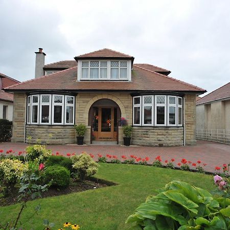 Whin Park Guest House Ларгс Екстериор снимка